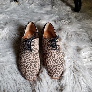 Leopard print tie up loafers
